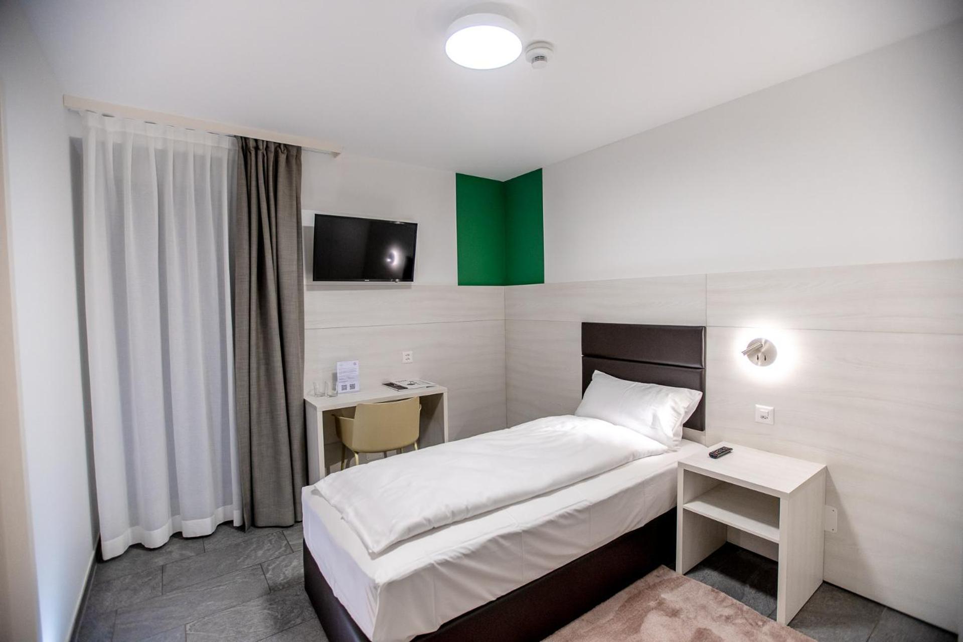 Miralago Locarno Easy Rooms Muralto الغرفة الصورة