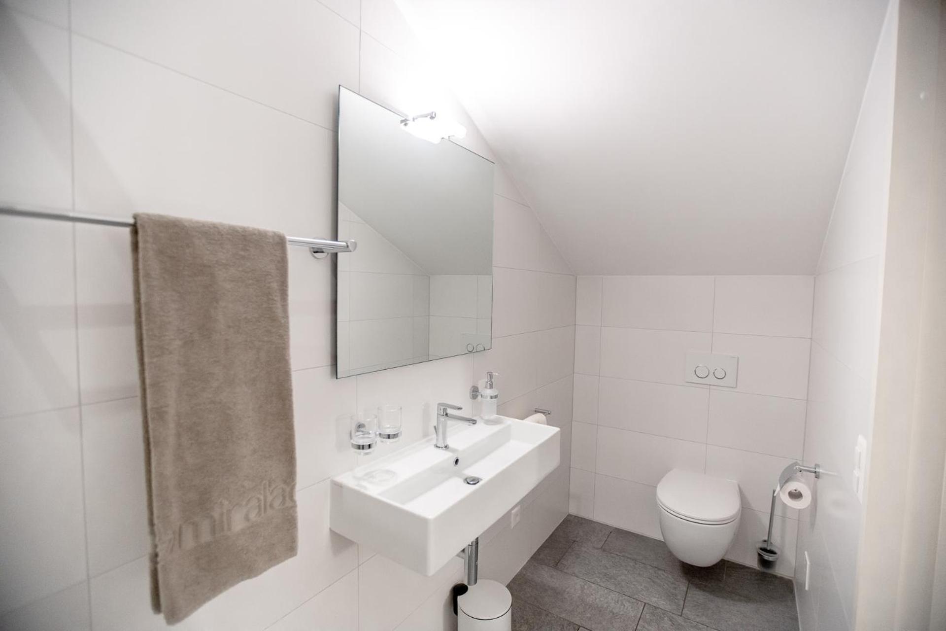 Miralago Locarno Easy Rooms Muralto الغرفة الصورة